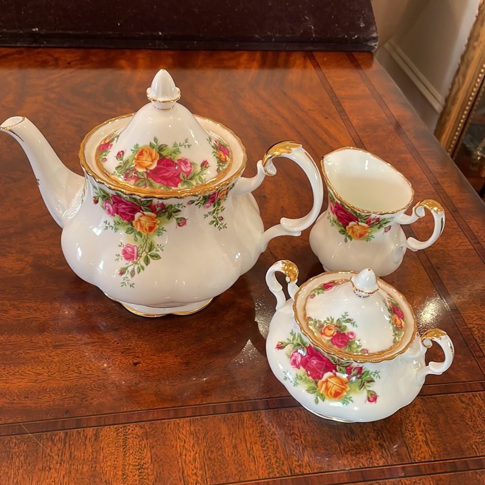 ROYAL ALBERT BONE CHINA TEAPOT AND CREAMER AND SUGAR